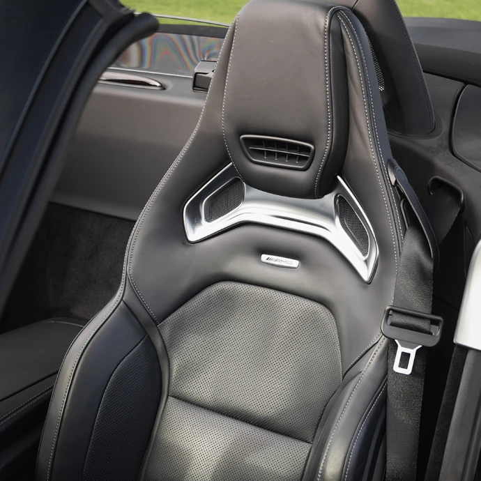 Sièges AMG GTC, confort et maintien pour conduite dynamique. Location Suisse.